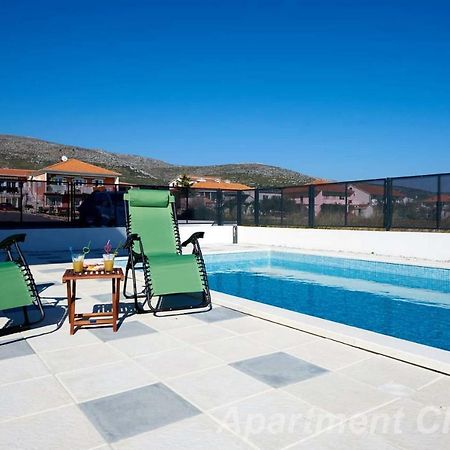 Luxury Apartment Charm With Pool Trogir Zewnętrze zdjęcie